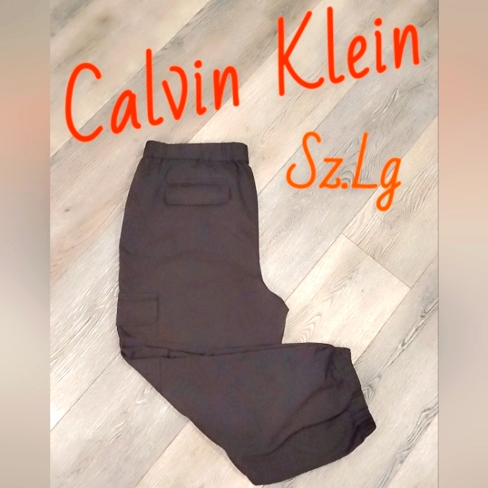 EUC CK Black Cargo Business Casual Capris Sz.Lg